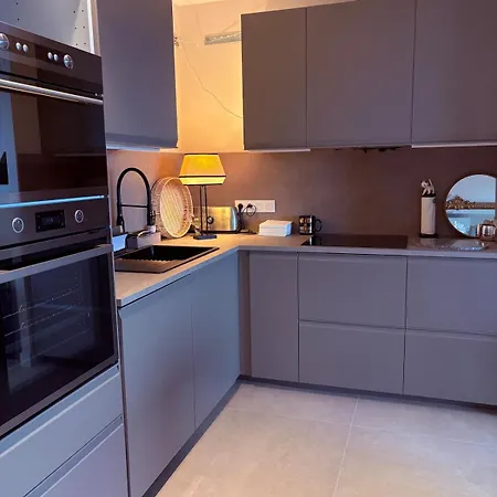 Stunning 3-room With Panoramic Views Over Cannes Lägenhet