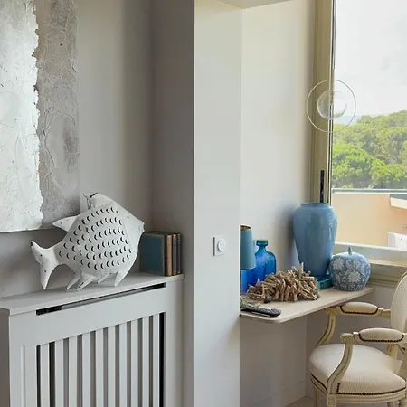 Lägenhet Stunning 3-room With Panoramic Views Over Cannes