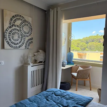 Lägenhet Stunning 3-room With Panoramic Views Over Cannes Le Cannet