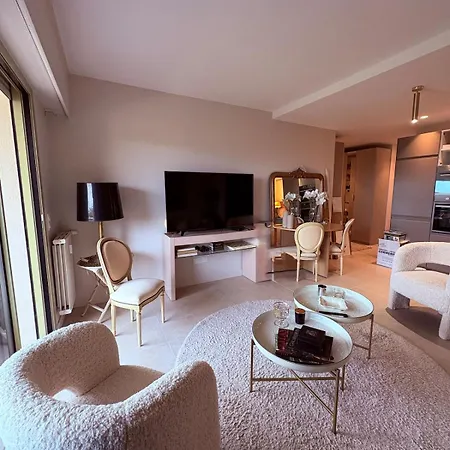 Stunning 3-room With Panoramic Views Over Cannes * Le Cannet