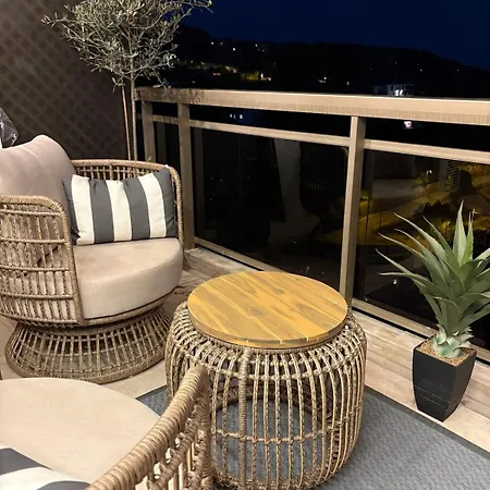 Lägenhet Stunning 3-room With Panoramic Views Over Cannes Le Cannet
