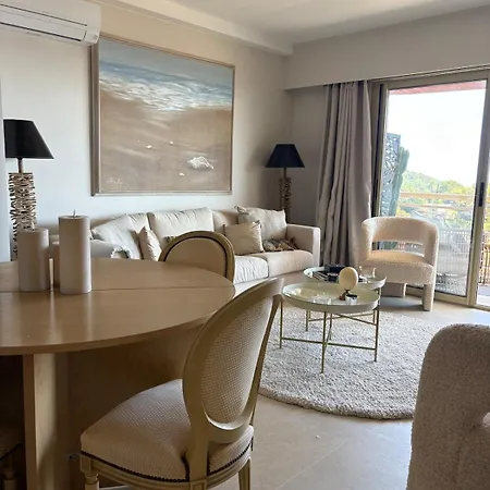 Lägenhet Stunning 3-room With Panoramic Views Over Cannes