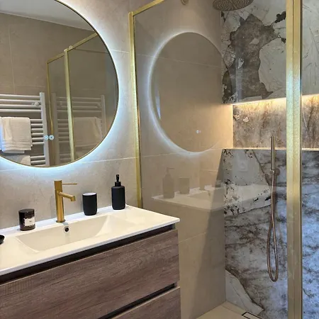 Stunning 3-room With Panoramic Views Over Cannes Apartamento *