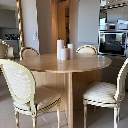 Lägenhet Stunning 3-room With Panoramic Views Over Cannes Le Cannet