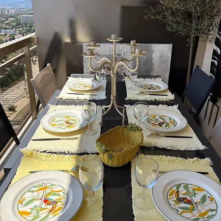 Stunning 3-room With Panoramic Views Over Cannes Lägenhet *