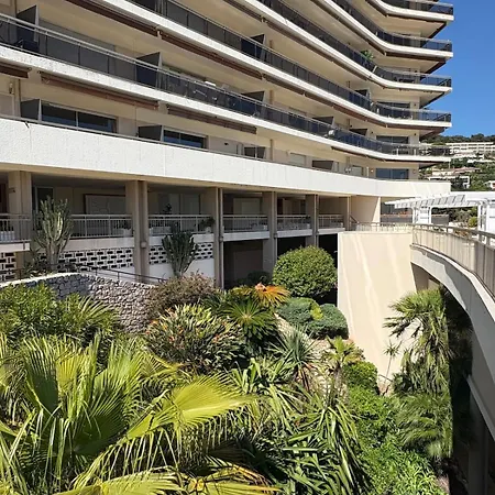 Stunning 3-room With Panoramic Views Over Cannes *