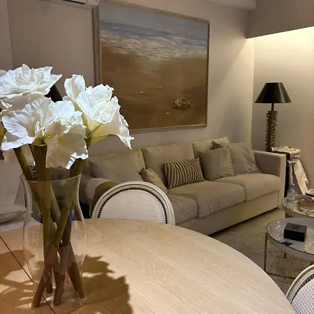 Lägenhet Stunning 3-room With Panoramic Views Over Cannes