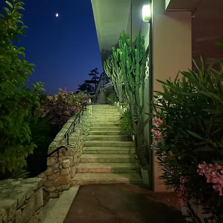 Stunning 3-room With Panoramic Views Over Cannes Lägenhet