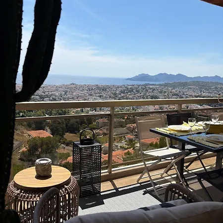 Lägenhet Stunning 3-room With Panoramic Views Over Cannes