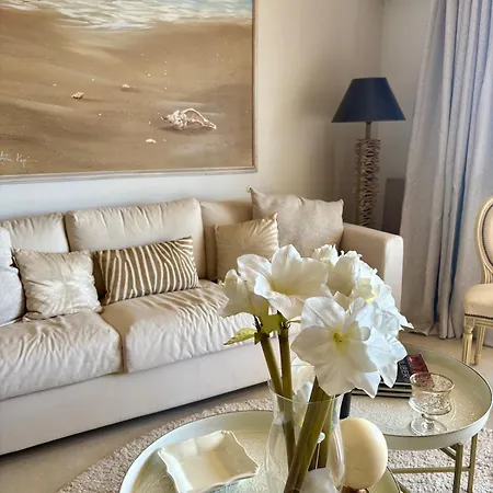 Stunning 3-room With Panoramic Views Over Cannes * Le Cannet