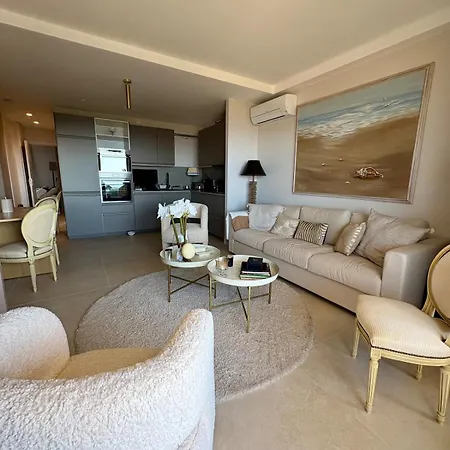 Stunning 3-room With Panoramic Views Over Cannes Lägenhet