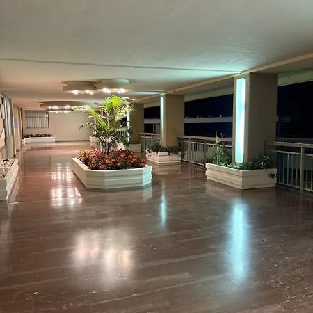 Stunning 3-room With Panoramic Views Over Cannes Lejlighed Le Cannet